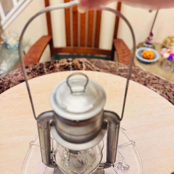 New Vintage W.T. Kirkman “Little Champ” No.1 C.B.Oil Lantern Metal Kerosene Lamp - Picture 4 of 15